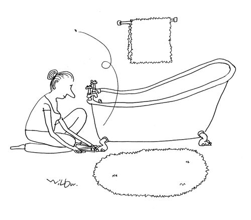 Clipping the toenails on the feet of the bath.