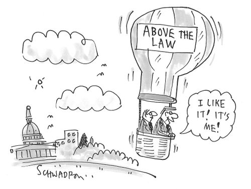 Trump likes " above the law" balloon