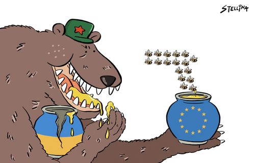Russian Bear with Ukrainian and EU Honey Pots